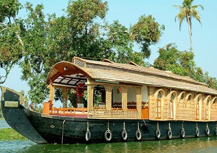 Deluxe Houseboats