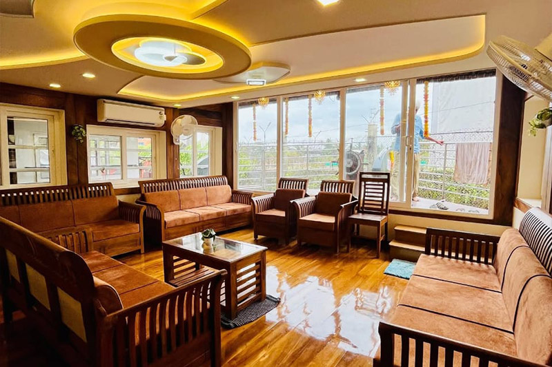 Luxury Houseboats