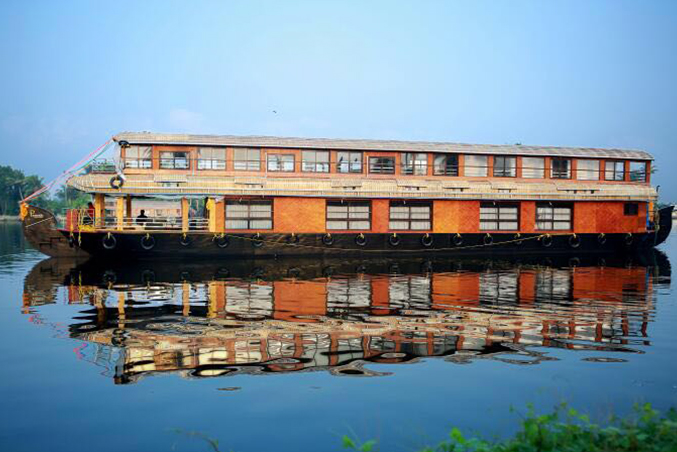 Luxury Houseboats