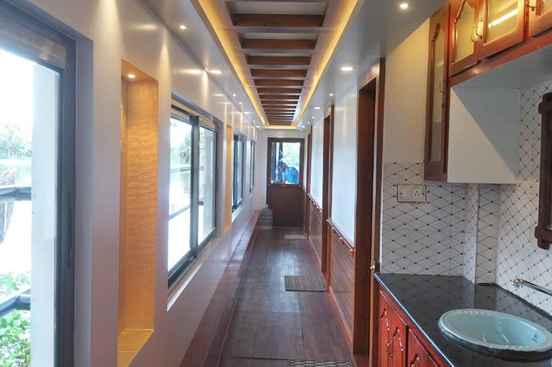 Premium Houseboats