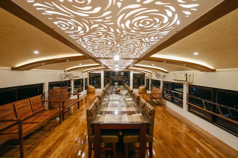 Royal Luxury Houseboats
