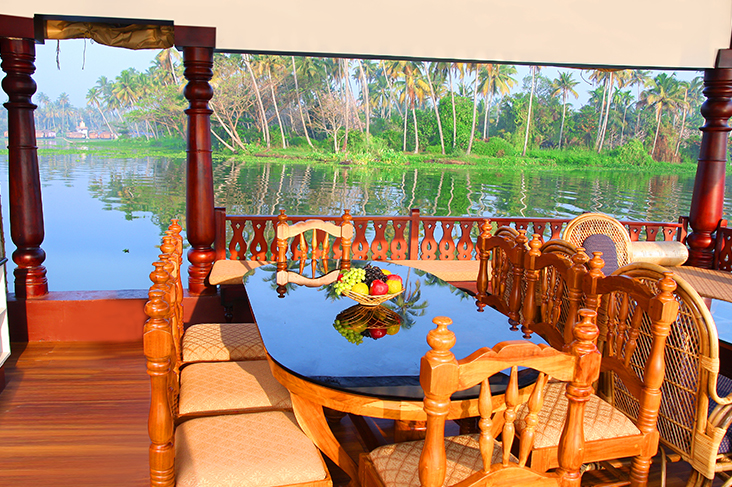 Nightstay Houseboats